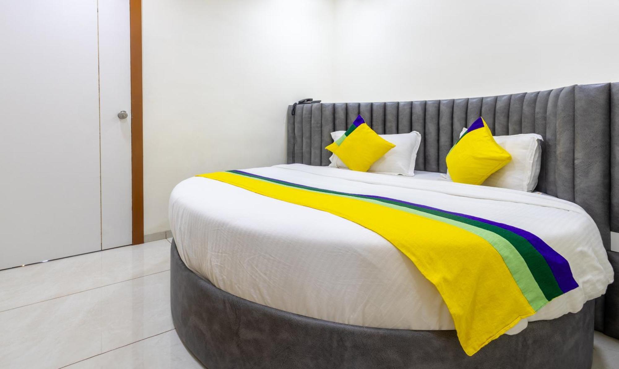 Itsy Hotels Signature, Nehru Nagar อาเมดาบัด ภายนอก รูปภาพ