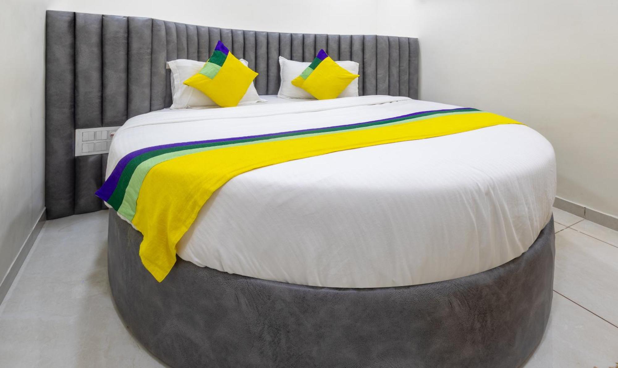 Itsy Hotels Signature, Nehru Nagar อาเมดาบัด ภายนอก รูปภาพ